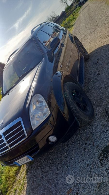 Nero Usata 2006 Ssangyong (KGM) Rexton SUV | 1900 € (Ottimo prezzo) - Immagine 1/4