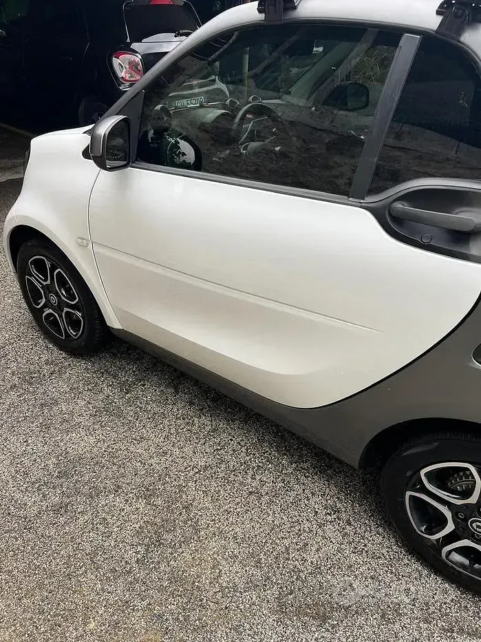 Usata Smart ForTwo Electric Drive 60 kW (82 CV) 2018 Bianco Utilitaria