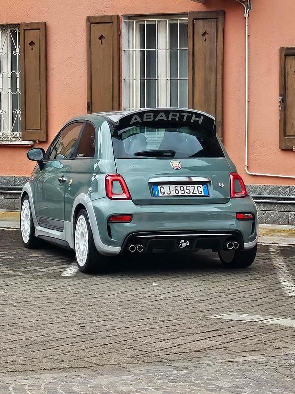 Usata Abarth 695 179 CV (131 kW) 2022 Verde Utilitaria