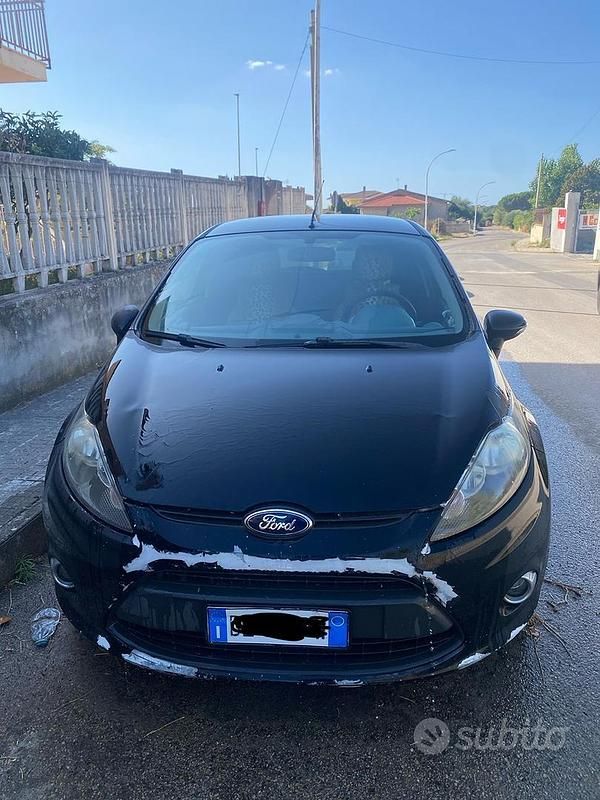 Nero Usata 2009 Ford Fiesta Due volumi | 1500 € - Immagine 1/4