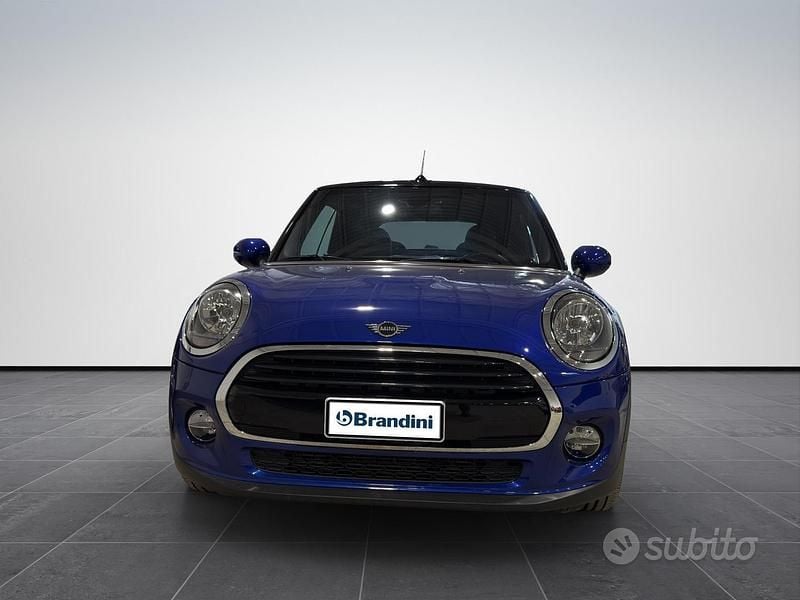 Usata Mini Cooper D Cabriolet 116 CV (85 kW) 2019 Blu Cabrio