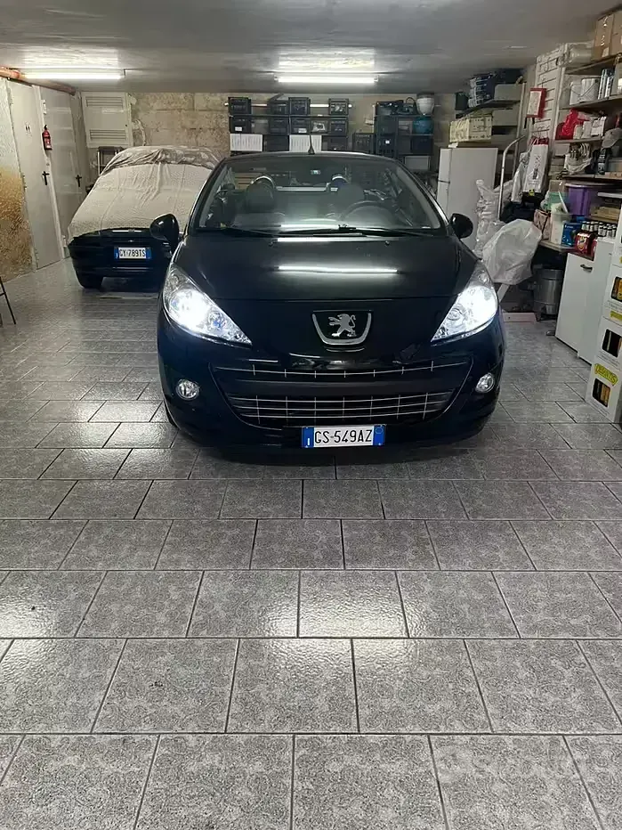 Usata Peugeot 207 150 CV (110 kW) 2024 Nero Cabrio