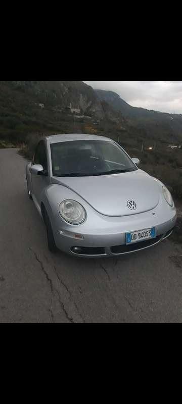 Usata VW New Beetle 105 CV (77 kW) 2006 Utilitaria