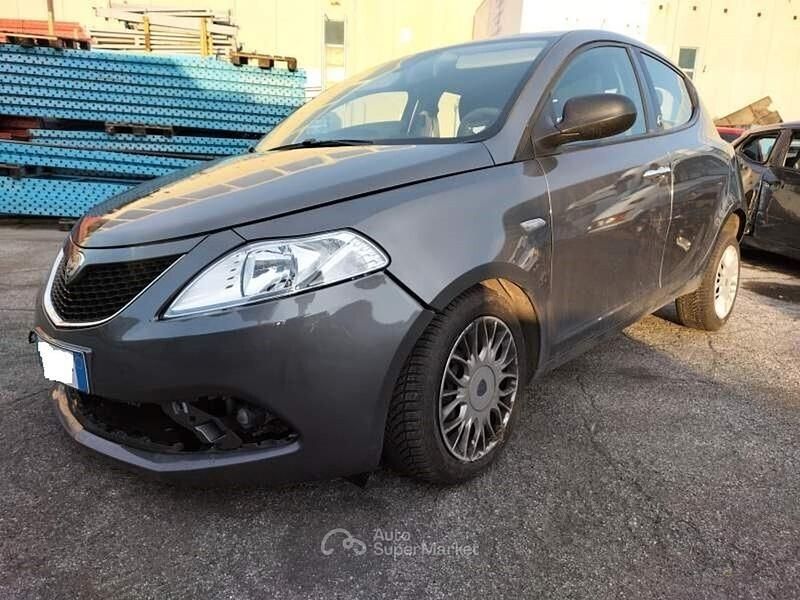 Usata Lancia Ypsilon 69 CV (50 kW) 2017 Grigio Utilitaria