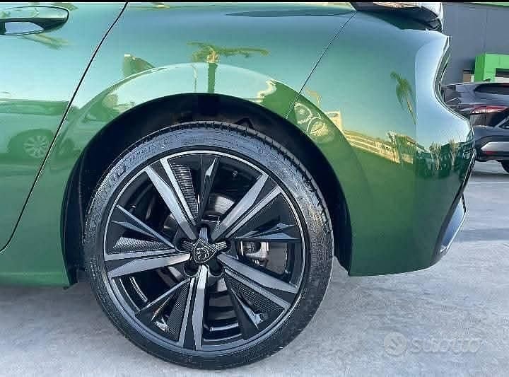 Usata Peugeot 308 GT 131 CV (96 kW) 2023 Verde Berlina