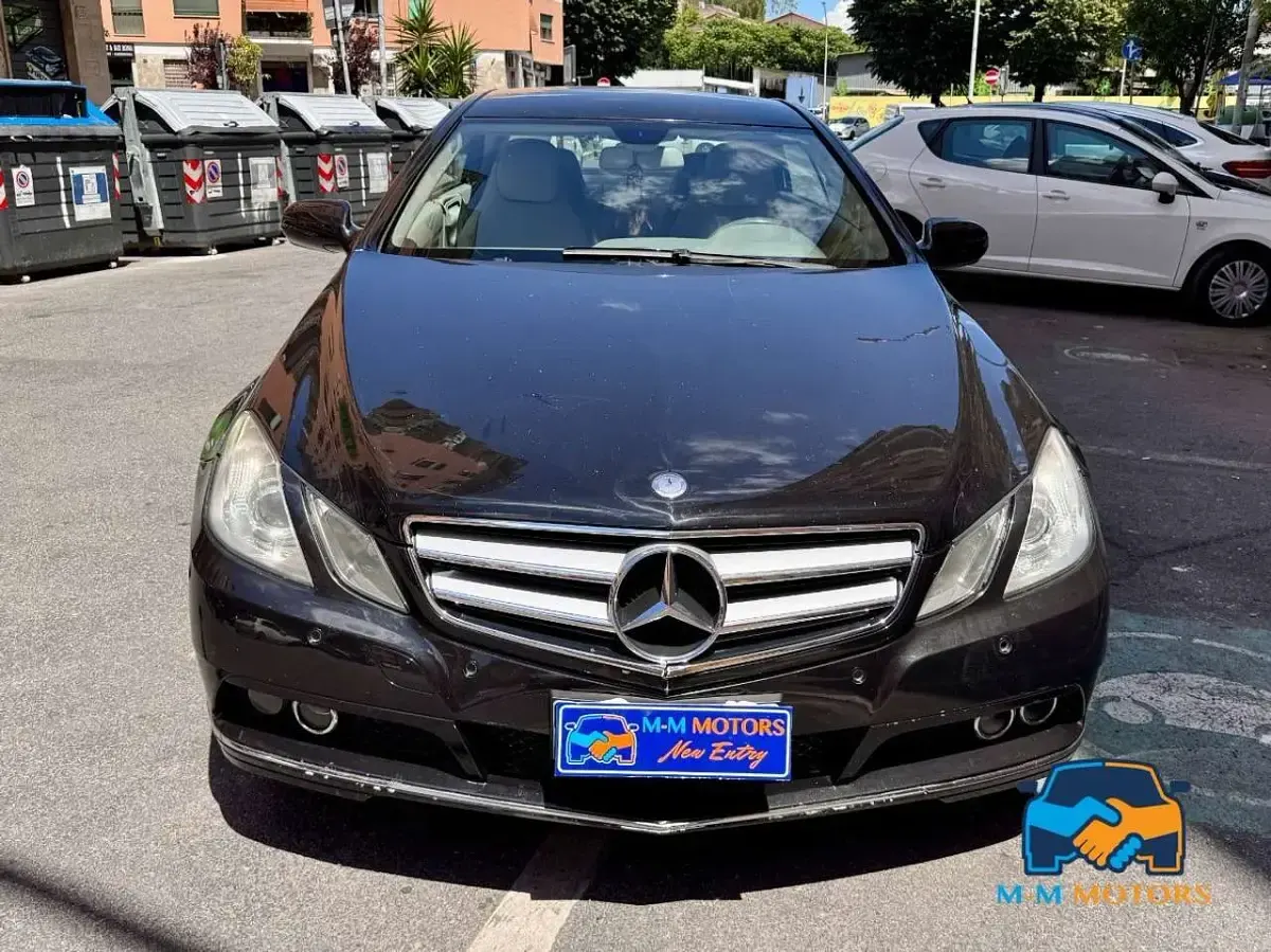 Usata Mercedes E250 Avantgarde 204 CV (150 kW) 2009 Nero Coupé