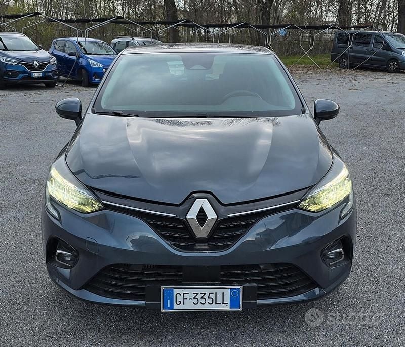 Usata Renault Clio V 100 CV (73 kW) 2022 Grigio Utilitaria