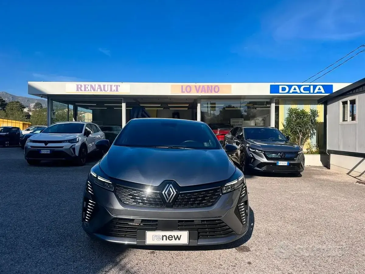 Usata Renault Clio V Techno 91 CV (66 kW) 2025 Grigio Berlina
