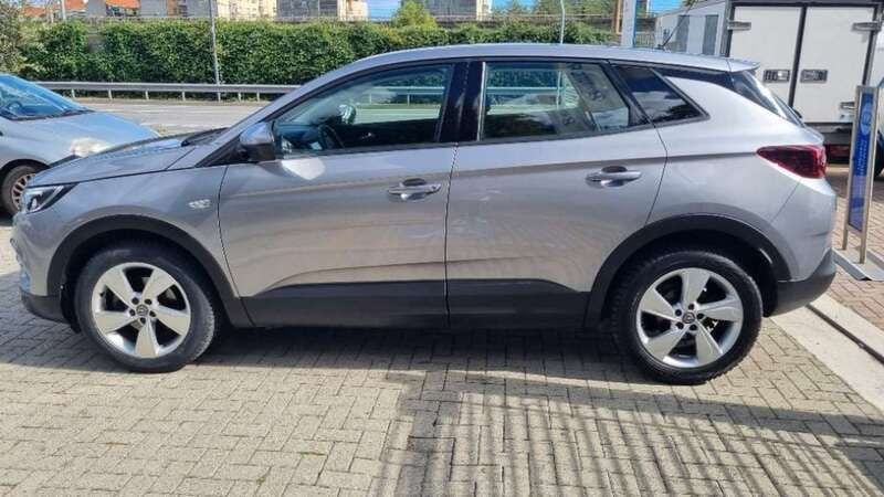 Usata Opel Grandland X 131 CV (96 kW) 2019 Grigio scuro SUV