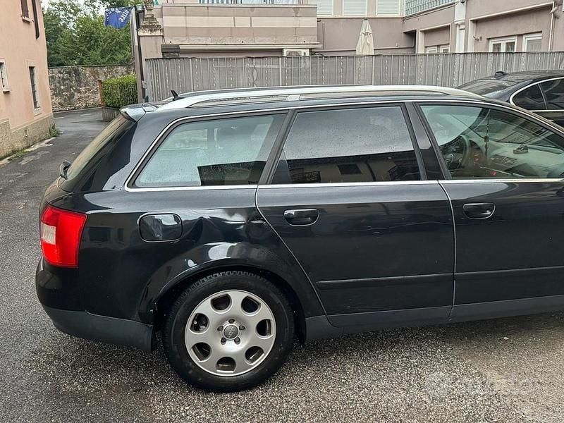 Usata Audi A4 150 CV (110 kW) 2004 Nero Station wagon