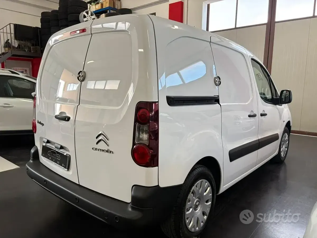 Usata Citroën Berlingo 99 CV (72 kW) 2017 Bianco Monovolume