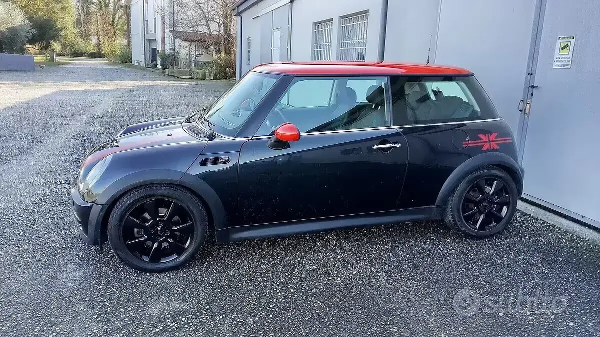 Usata Mini Cooper Coupé 75 CV (55 kW) 2005 Nero Coupé