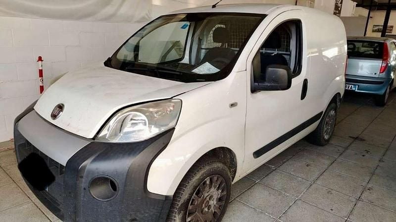 Bianco Usata 2015 Fiat Fiorino Monovolume | 5950 € (Buon prezzo) - Immagine 1/4