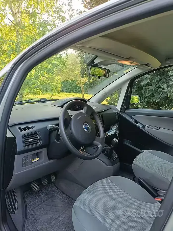 Usata Fiat Idea 90 CV (66 kW) 2007 Grigio Monovolume