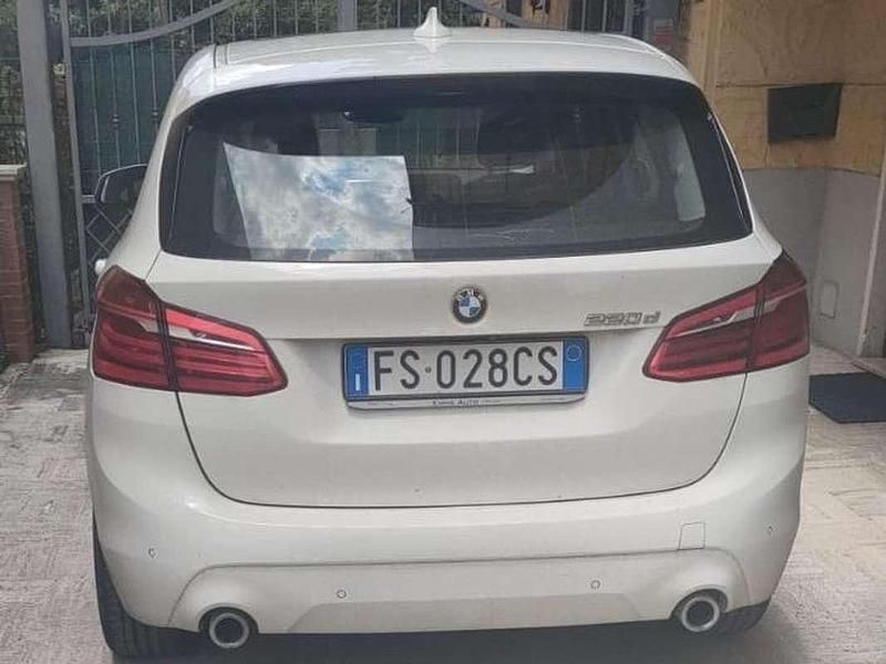 Usata BMW 220 Active Tourer Luxury Line 190 CV (139 kW) 2018 Bianco Monovolume