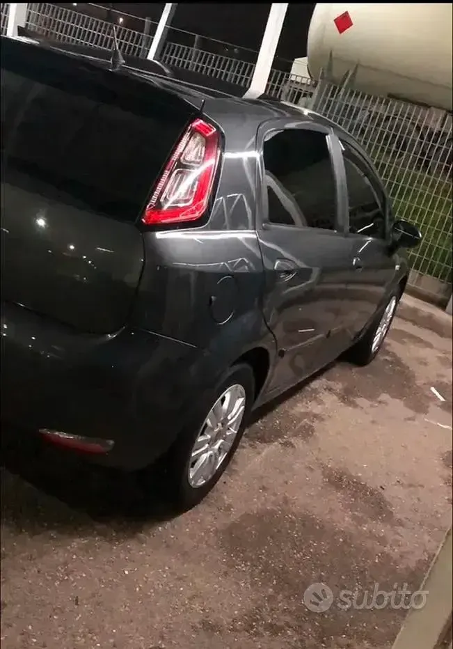 Usata Fiat Punto 95 CV (69 kW) 2014 Grigio Utilitaria