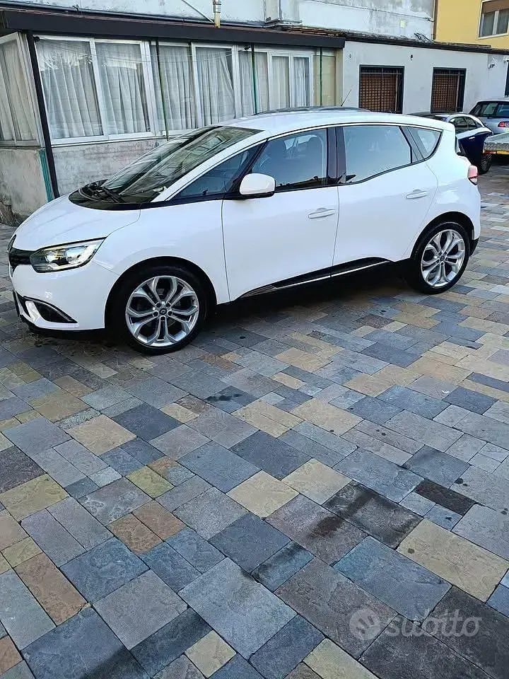 Usata Renault Scénic 110 CV (80 kW) 2017 Bianco Monovolume