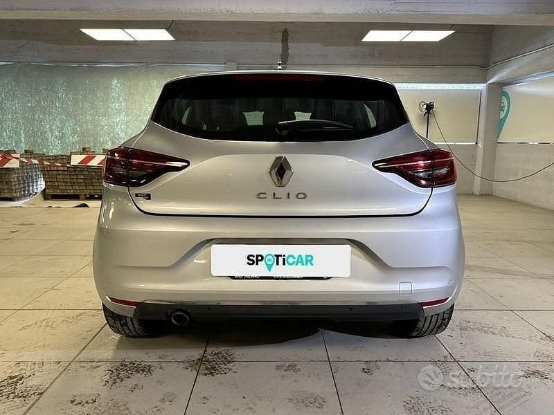 Usata Renault Clio V Intens 101 CV (74 kW) 2021 Grigio Berlina