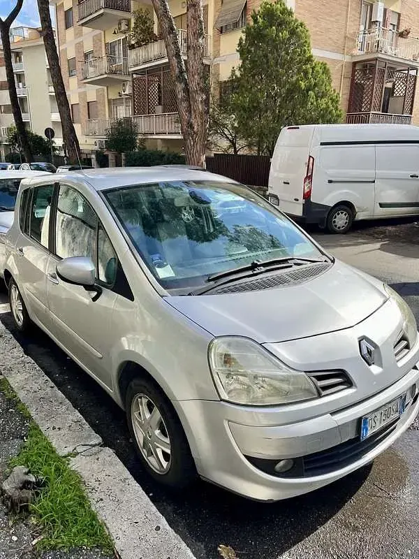 Usata Renault Grand Modus Dynamique 86 CV (63 kW) 2008 Grigio Monovolume