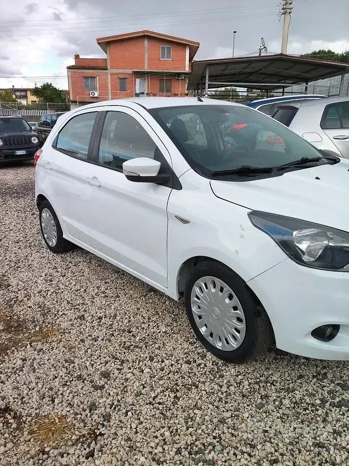 Usata Ford Ka 86 CV (63 kW) 2017 Bianco Berlina