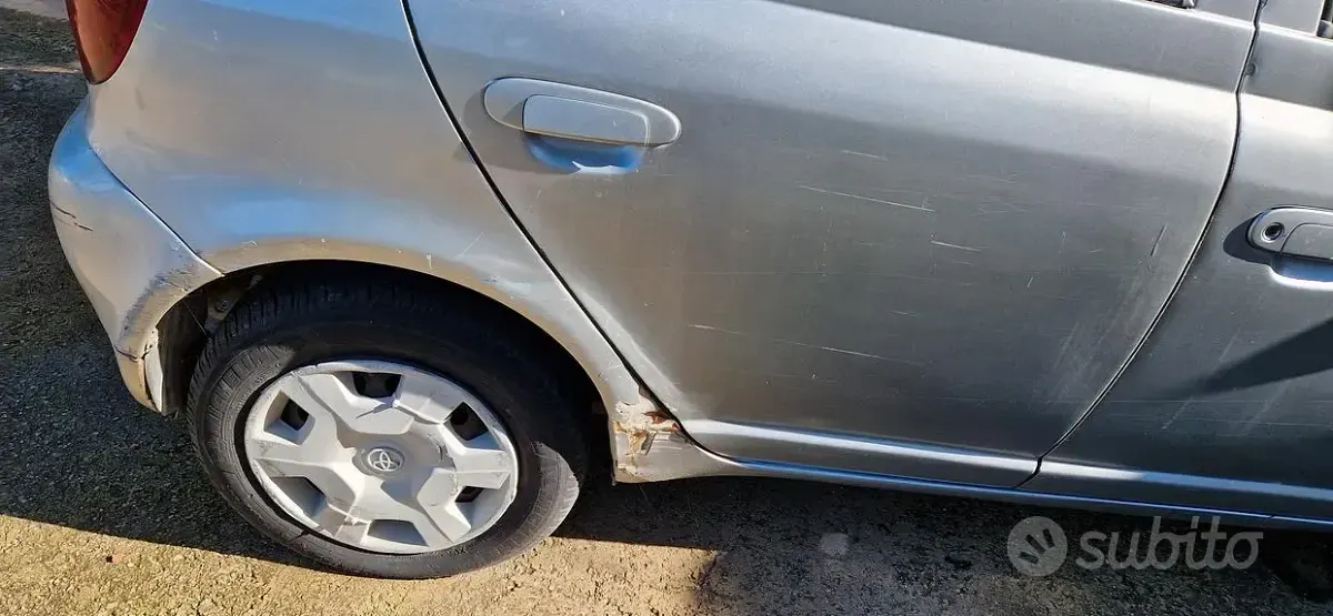 Usata Toyota Yaris 68 CV (50 kW) 2001 Berlina