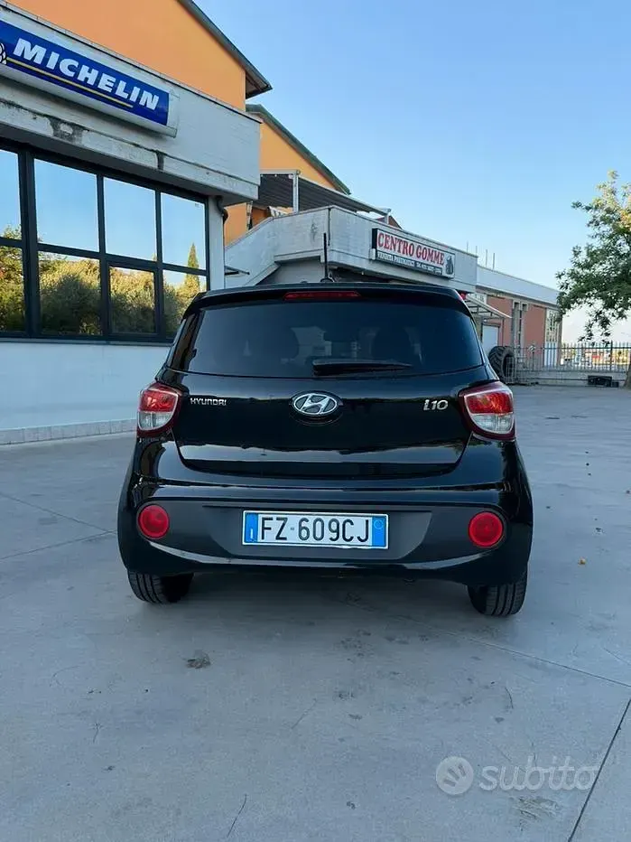 Usata Hyundai i10 67 CV (49 kW) 2020 Nero Utilitaria