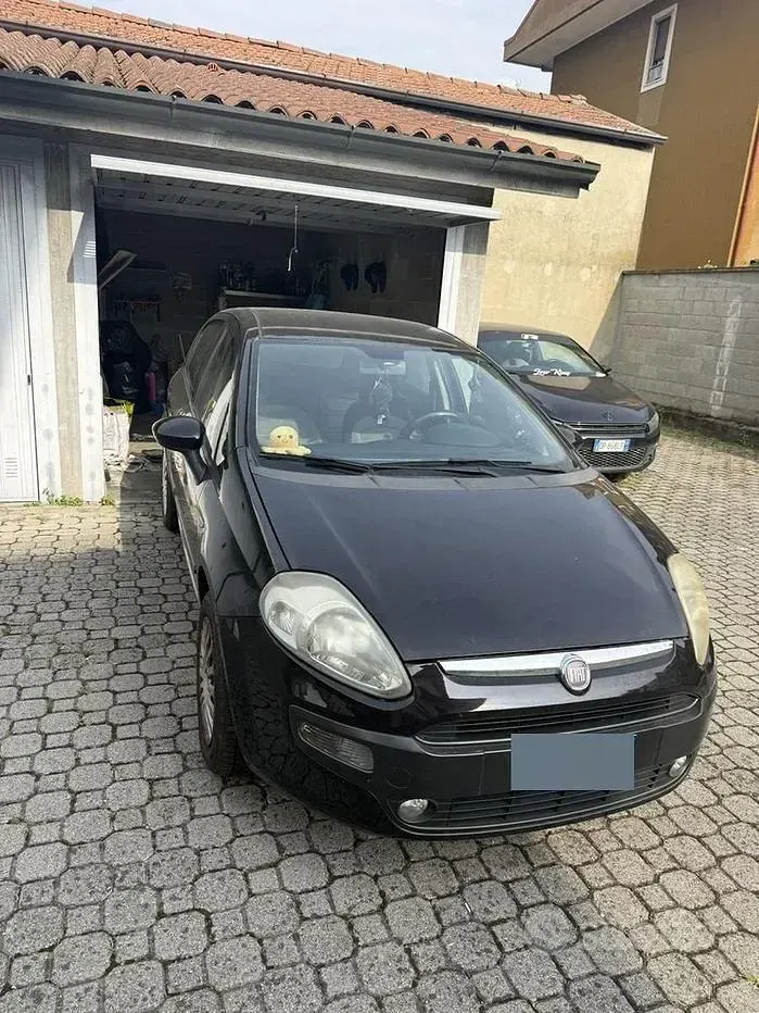 Usata Fiat Punto 65 CV (47 kW) 2011 Nero Utilitaria