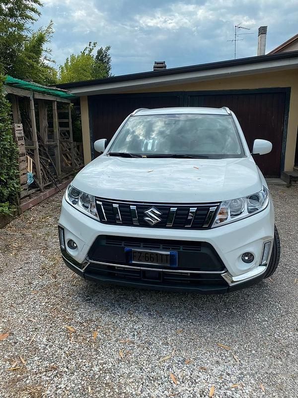 Usata Suzuki Vitara Cool 111 CV (81 kW) 2019 Bianco SUV