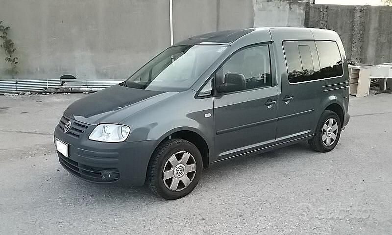 Usata VW Caddy Life 109 CV (80 kW) 2009 Grigio Monovolume