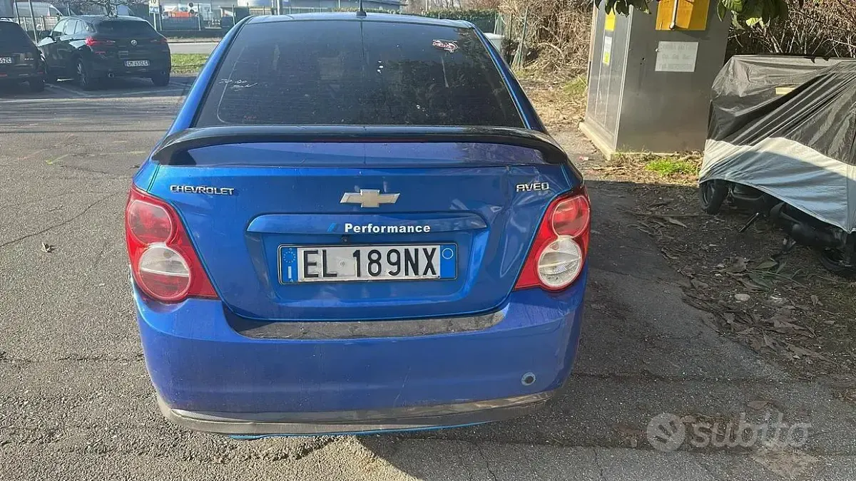 Usata Chevrolet Aveo 86 CV (63 kW) 2012 Bluazzurro Berlina