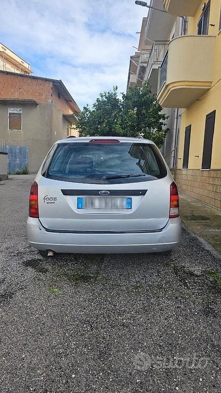 Usata Ford Focus Ambiente 2001 Grigio Station wagon