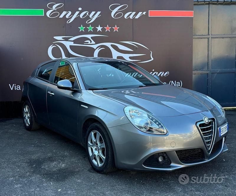 Usata Alfa Romeo Giulietta Exclusive 105 CV (77 kW) 2014 Grigio Utilitaria