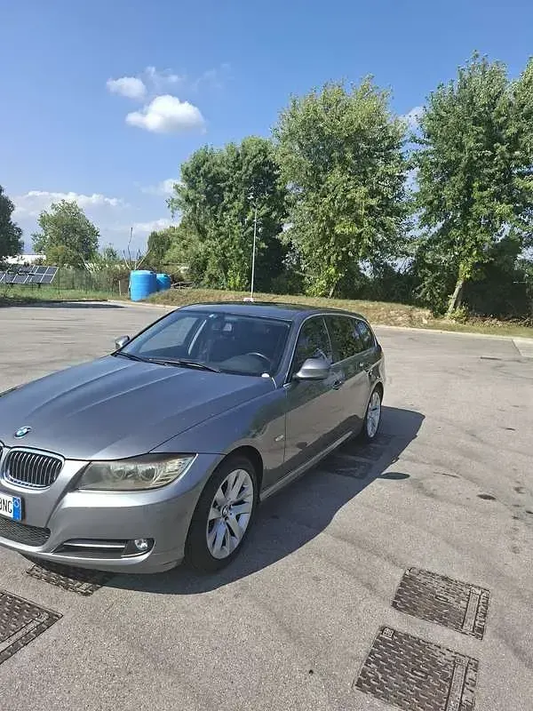 Usata BMW 318 143 CV (105 kW) 2011 Station wagon