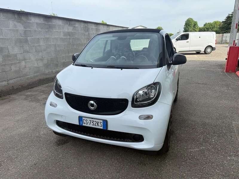 Bianco Usata 2019 Smart ForTwo Coupé Due volumi | 8900 € (Ottimo prezzo) - Immagine 1/4