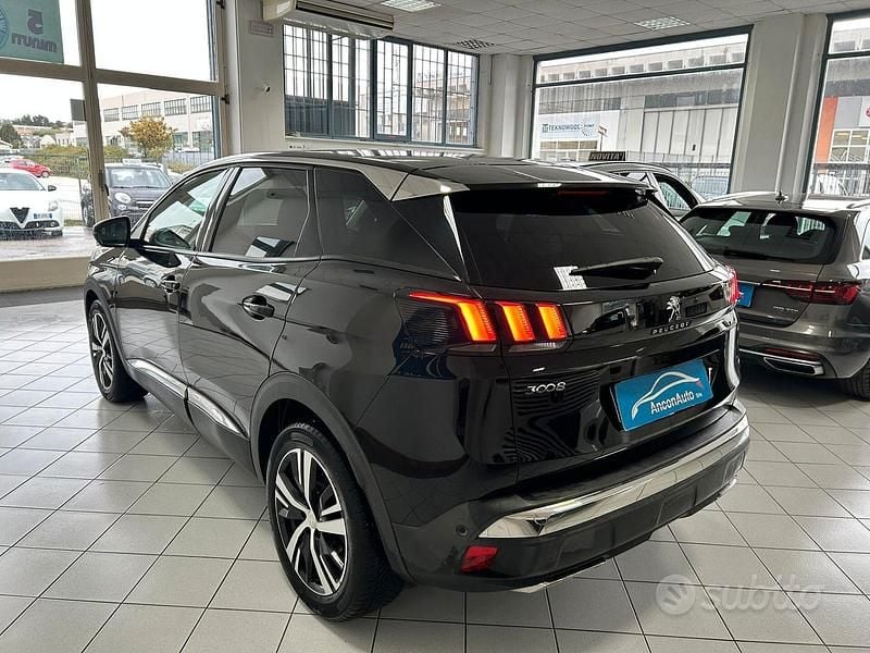 Usata Peugeot 3008 120 CV (88 kW) 2017 Nero SUV