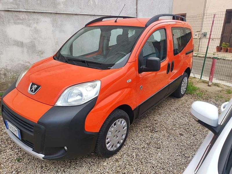 Usata Peugeot TePee Outdoor 68 CV (50 kW) 2010 Arancione Station wagon