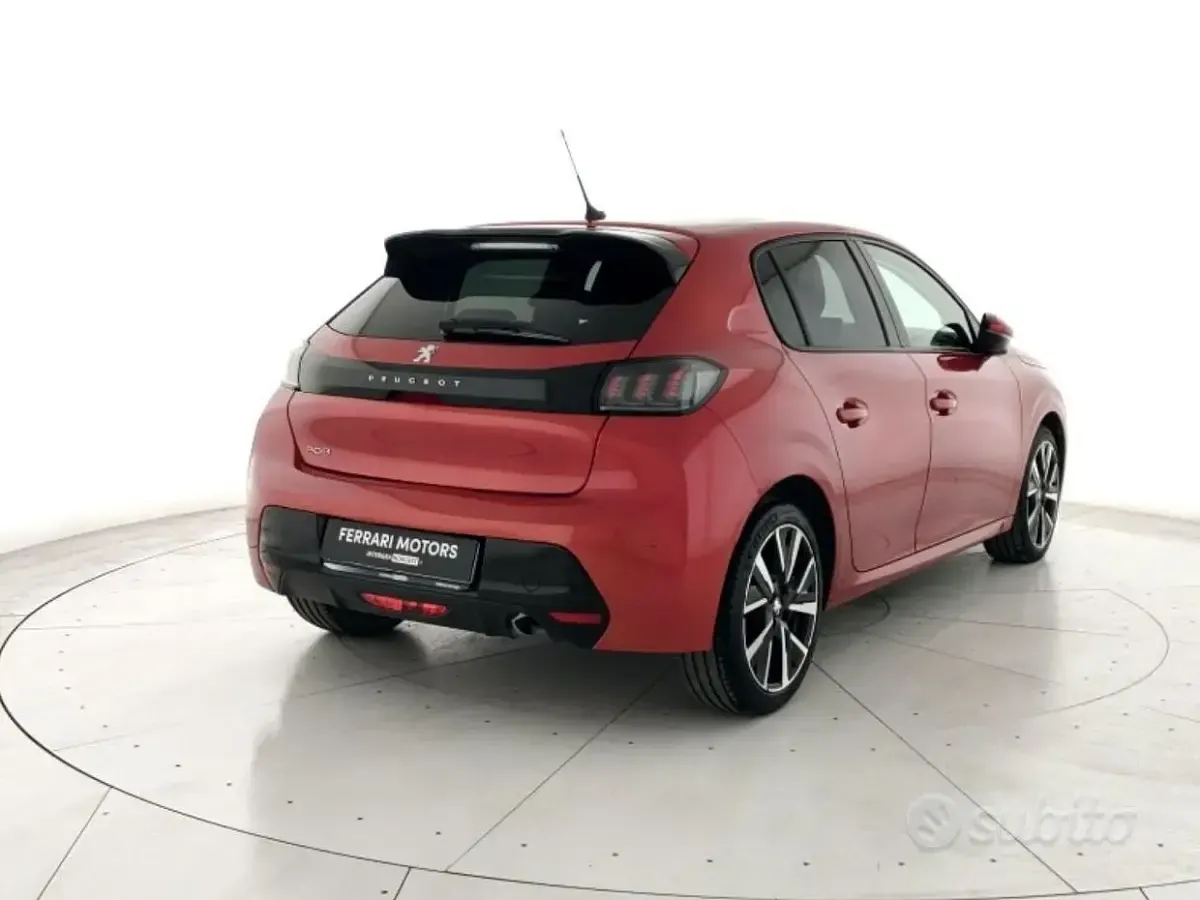 Usata Peugeot 208 Allure 101 CV (74 kW) 2019 Rosso Utilitaria