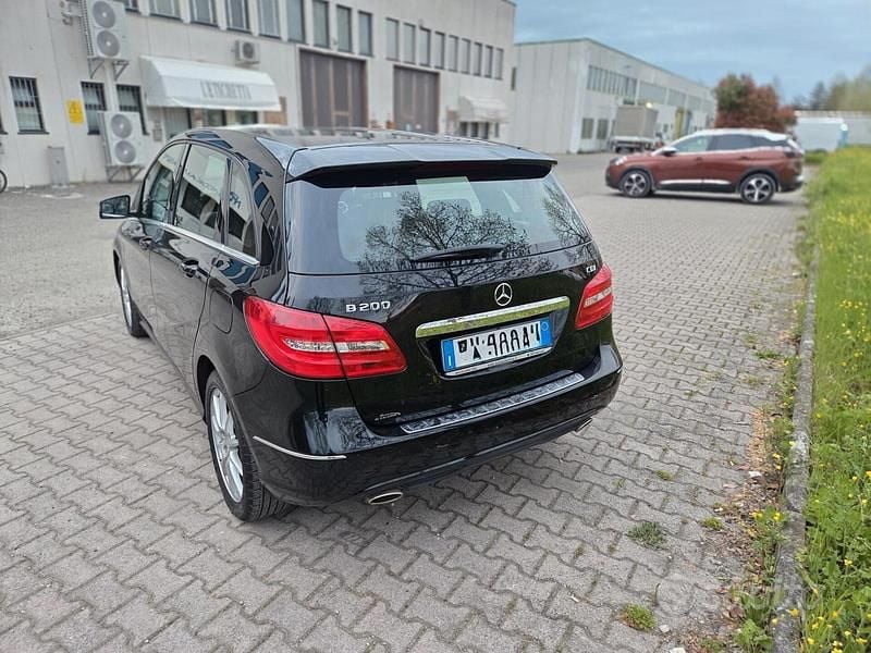 Usata Mercedes B200 Premium 136 CV (100 kW) 2014 Nero Monovolume