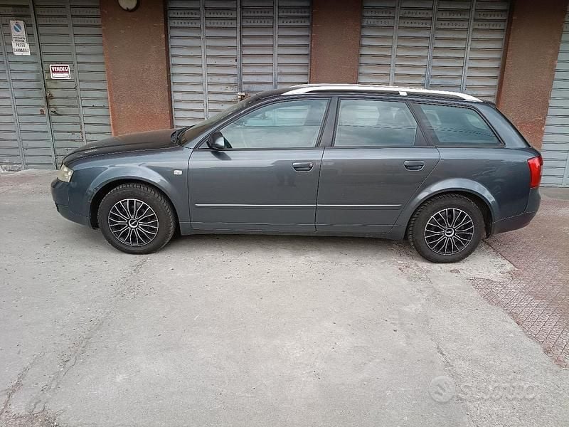 Usata Audi A4 Ambiente 131 CV (96 kW) 2004 Grigio Station wagon