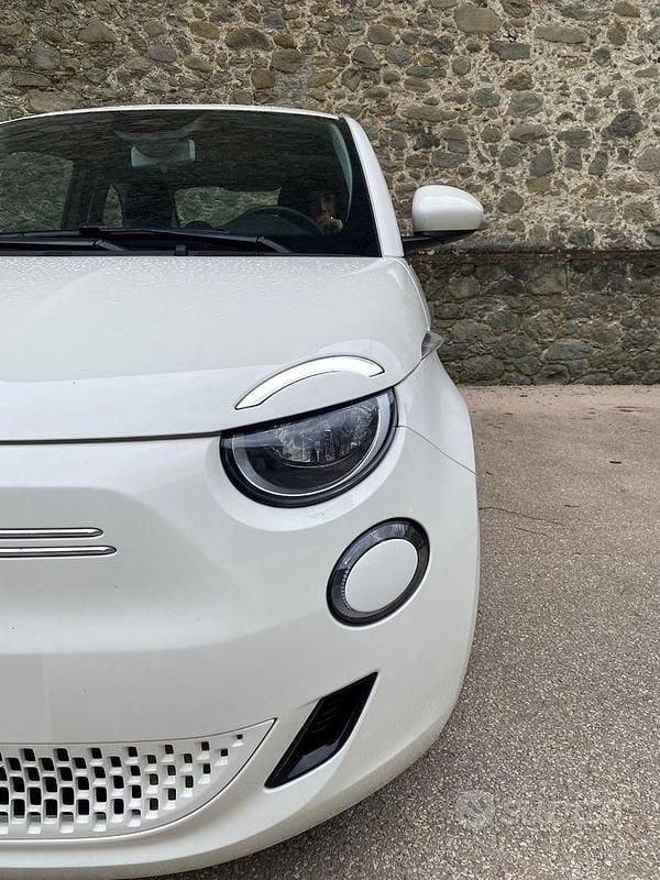 Usata Fiat 500e 69 kW (95 CV) 2021 Bianco Utilitaria