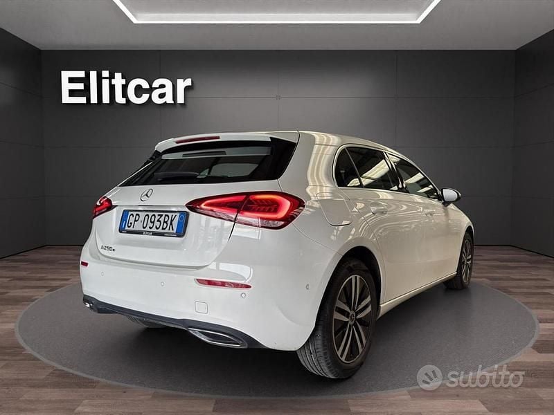 Usata Mercedes A250 160 CV (117 kW) 2022 Bianco Berlina