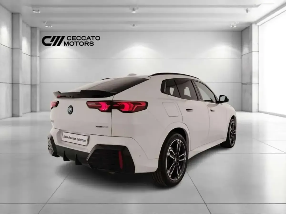 Usata BMW iX2 M Sport 230 kW (313 CV) 2025 Bianco SUV