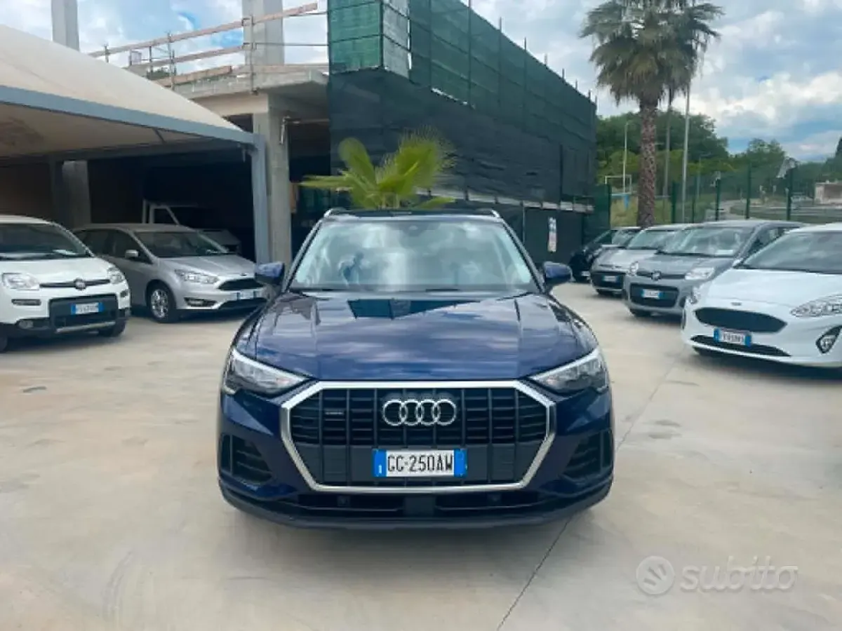 Usata Audi Q3 Ambiente 150 CV (110 kW) 2021 Blu SUV