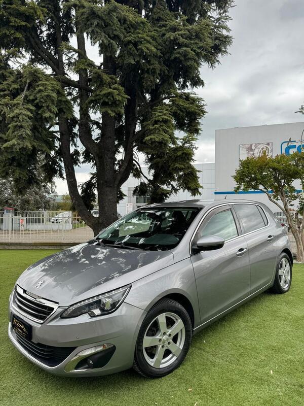 Usato 2015 Peugeot 308 2.0 Diesel 150 CV (5.999 €)