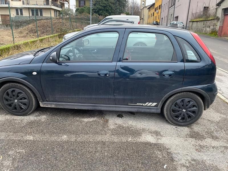Usata Opel Corsa 2004 Berlina