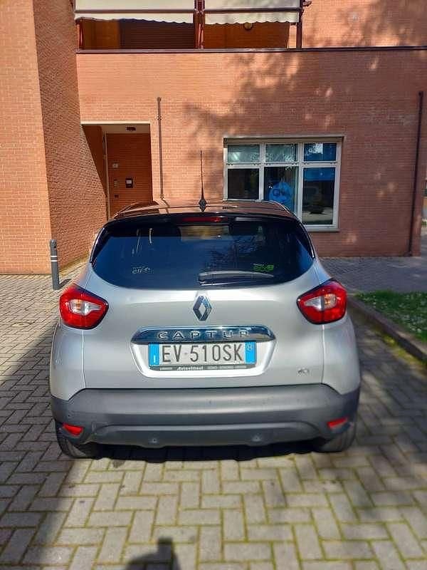Usata Renault Captur 90 CV (66 kW) 2014 Argento SUV