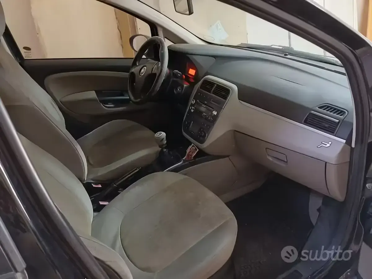 Usata Fiat Grande Punto Dynamic 90 CV (66 kW) 2006 Nero Utilitaria