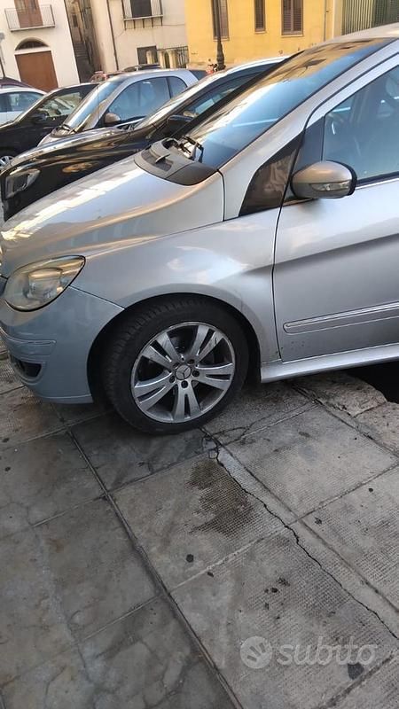 Usata Mercedes B200 2006 Grigio Monovolume