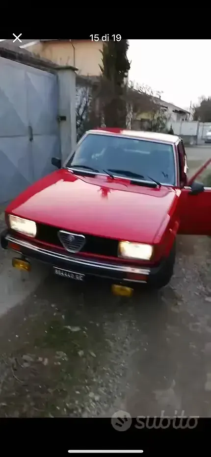 Usata Alfa Romeo Alfetta 130 CV (95 kW) 1982 Rosso Berlina