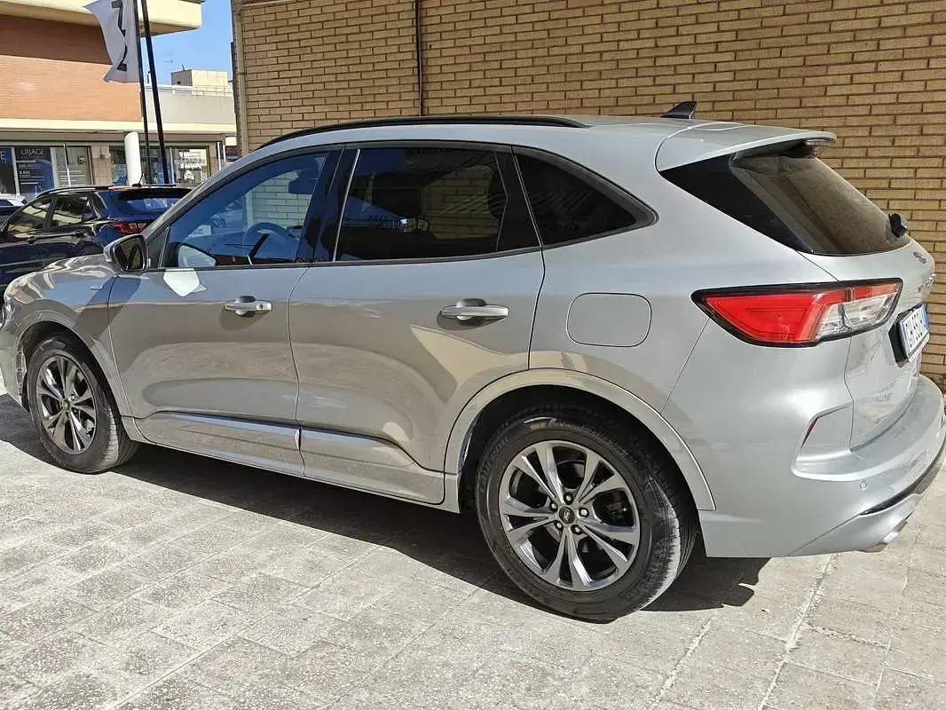 Usata Ford Kuga ST-Line 120 CV (88 kW) 2022 Grigio SUV